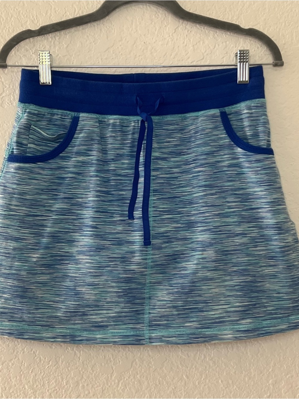 T By Talbots Blue & Aqua Striped Short Athletic Skort Women’s Size Petite Small